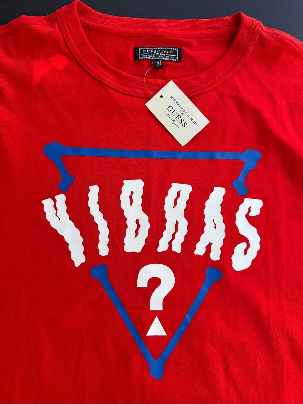 New Guess Red Short-Sleeve Graphic Tee with Blue & White Logo Sz L - Picture 3 of 6